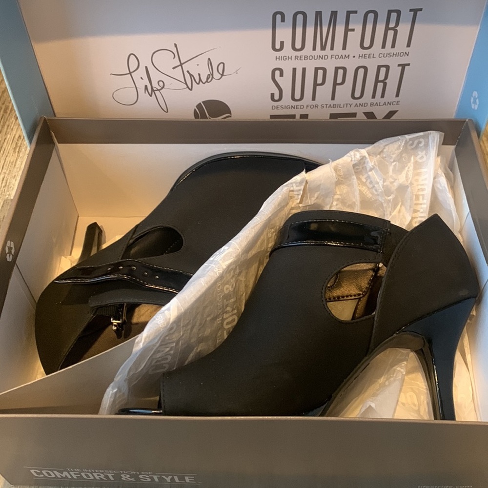 NWT Life Stride Vixen black heels - Picture 4 of 5